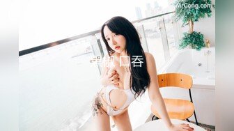 特写舔阴蒂。 长时间吃阴部后大声呻吟女性高潮